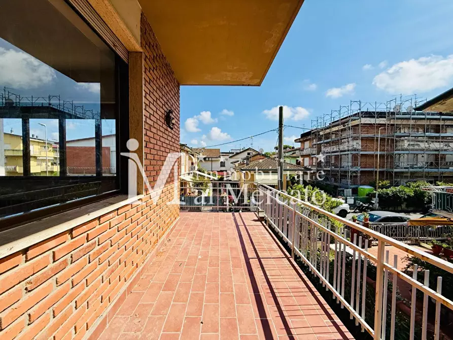 Immagine 19 di Porzione di casa in vendita  a Viareggio