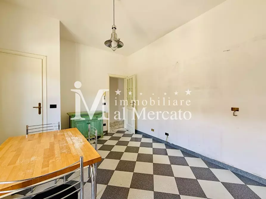 Immagine 31 di Porzione di casa in vendita  a Viareggio