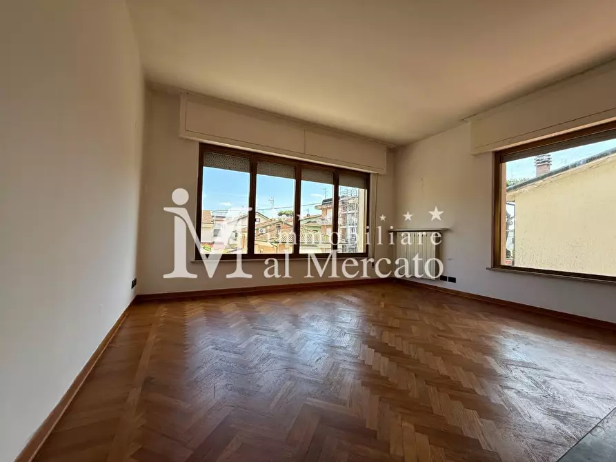 Immagine 18 di Porzione di casa in vendita  a Viareggio