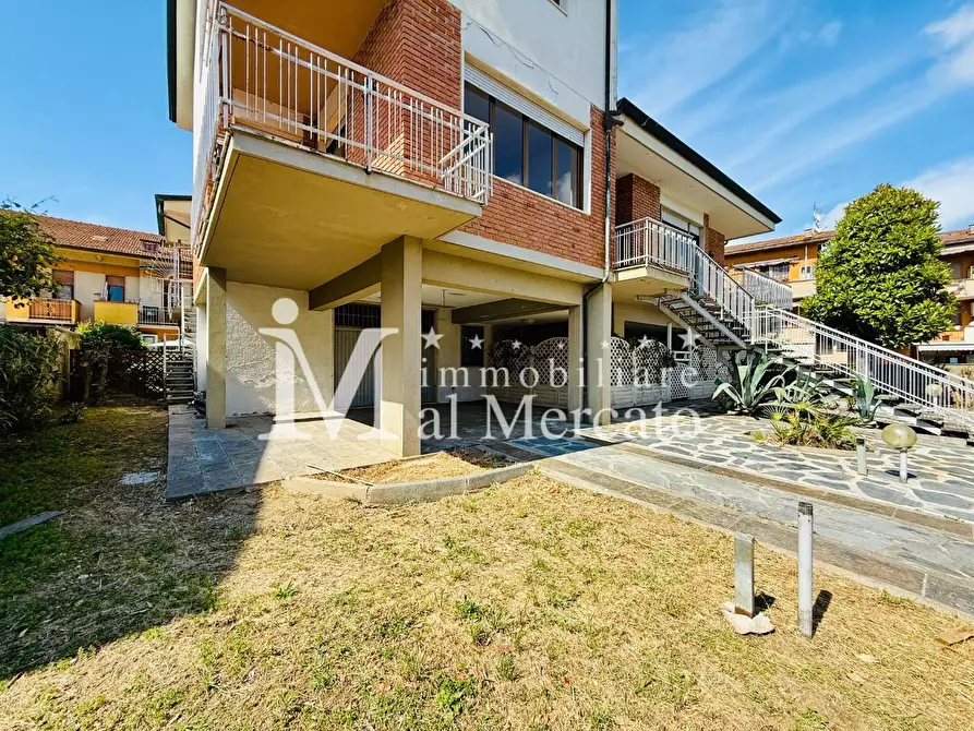 Immagine 3 di Porzione di casa in vendita  a Viareggio