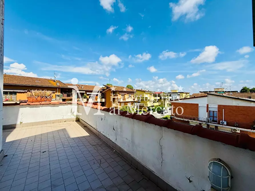 Immagine 54 di Porzione di casa in vendita  a Viareggio