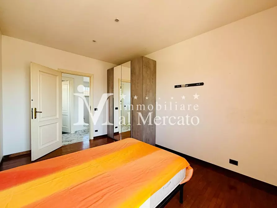 Immagine 43 di Porzione di casa in vendita  a Viareggio