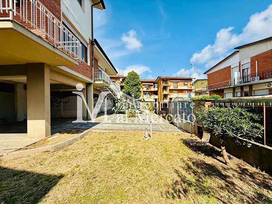 Immagine 2 di Porzione di casa in vendita  a Viareggio
