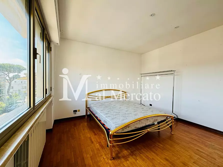 Immagine 50 di Porzione di casa in vendita  a Viareggio