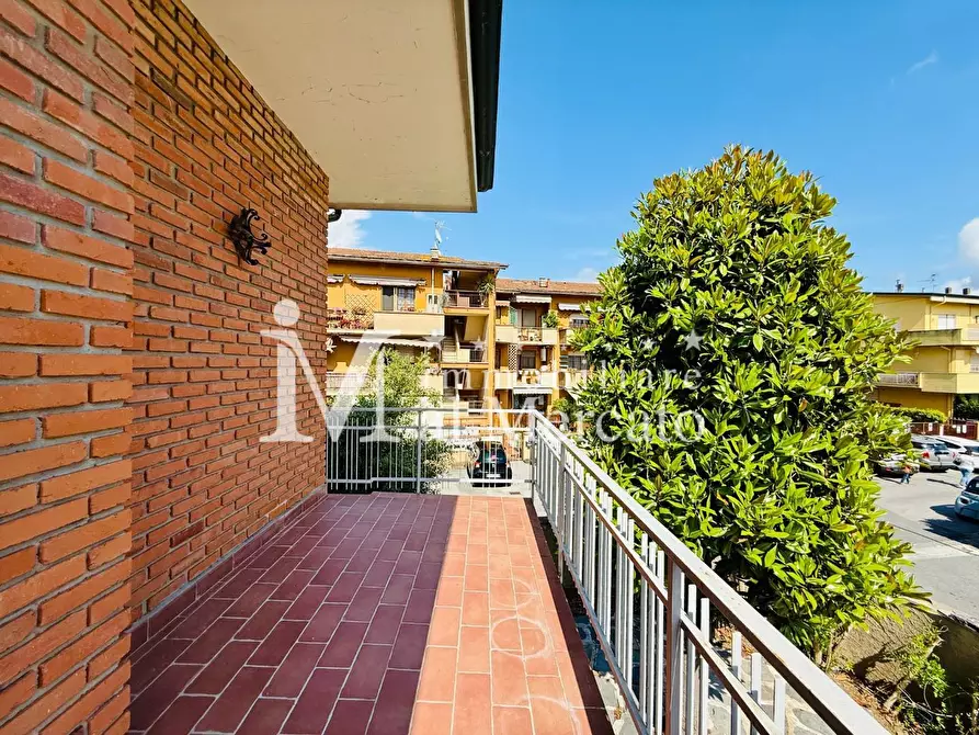 Immagine 26 di Porzione di casa in vendita  a Viareggio