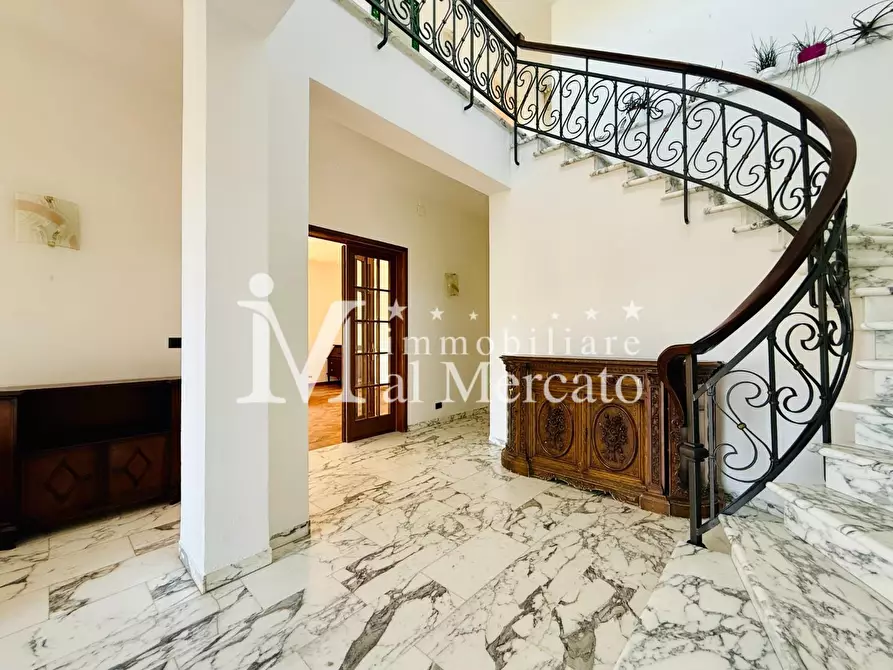 Immagine 6 di Porzione di casa in vendita  a Viareggio