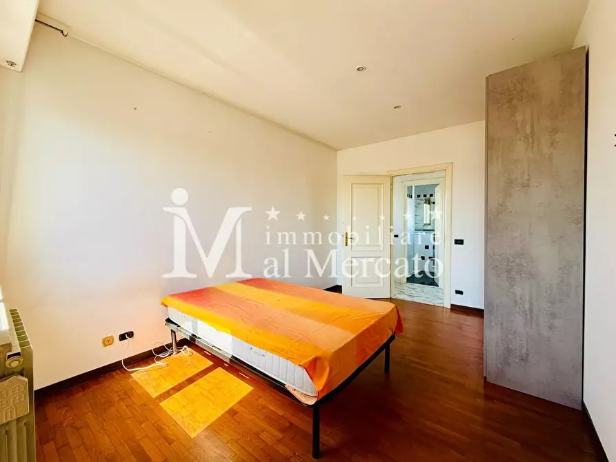 Immagine 44 di Porzione di casa in vendita  a Viareggio