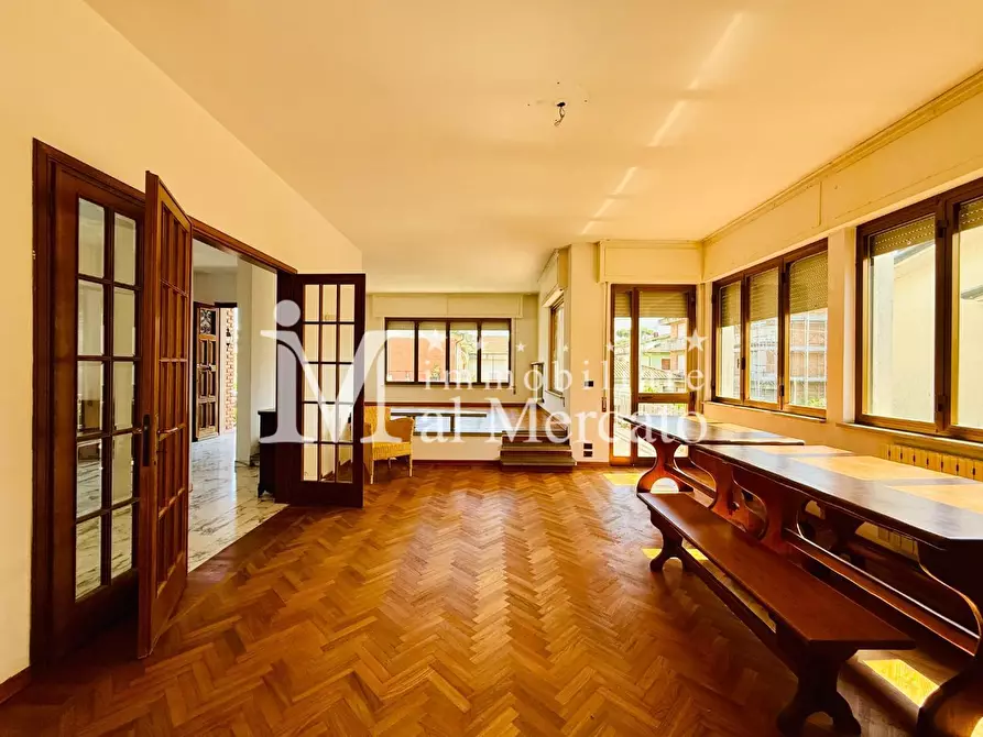 Immagine 15 di Porzione di casa in vendita  a Viareggio