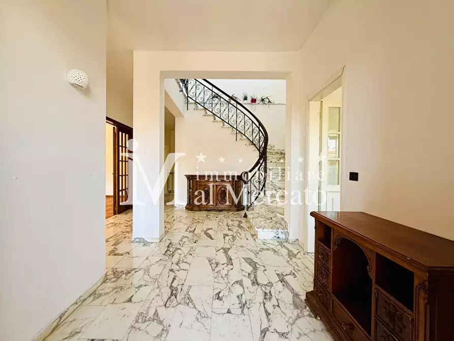 Immagine 9 di Porzione di casa in vendita  a Viareggio