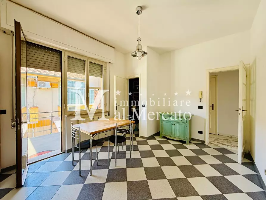 Immagine 28 di Porzione di casa in vendita  a Viareggio