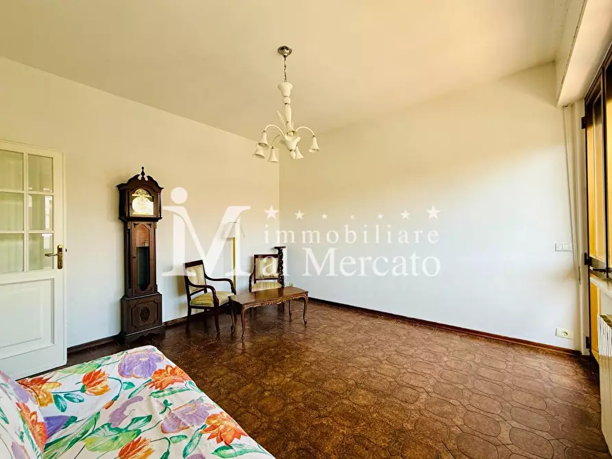 Immagine 22 di Porzione di casa in vendita  a Viareggio