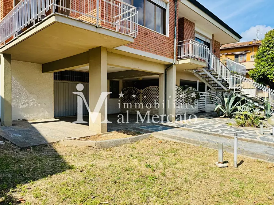 Immagine 66 di Porzione di casa in vendita  a Viareggio