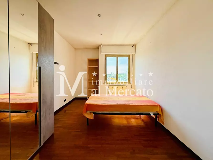 Immagine 45 di Porzione di casa in vendita  a Viareggio