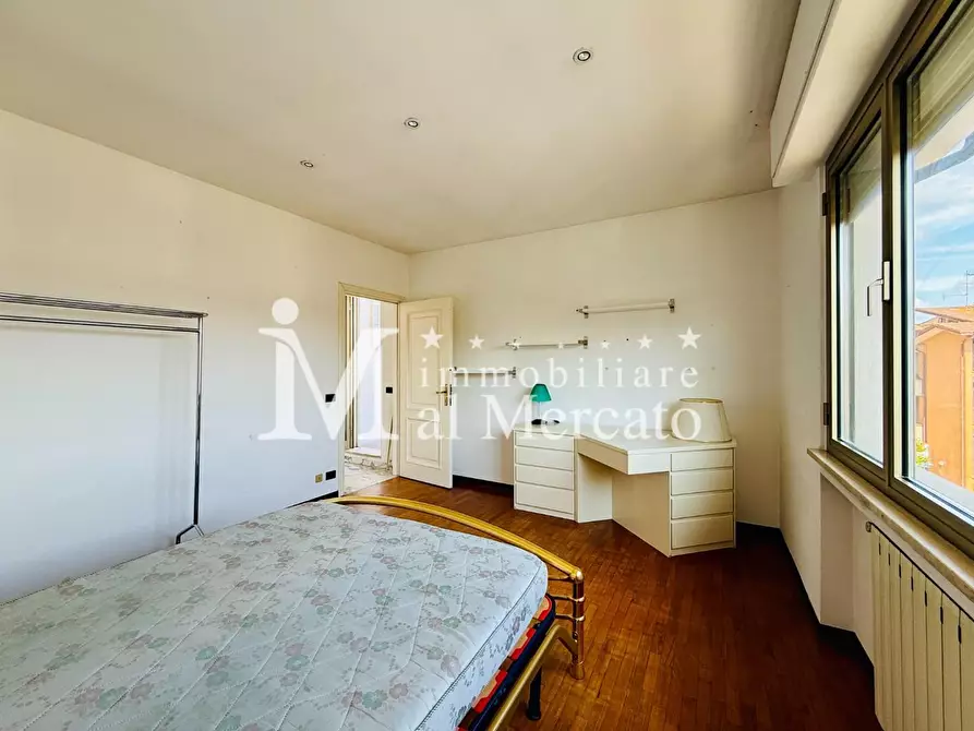 Immagine 51 di Porzione di casa in vendita  a Viareggio