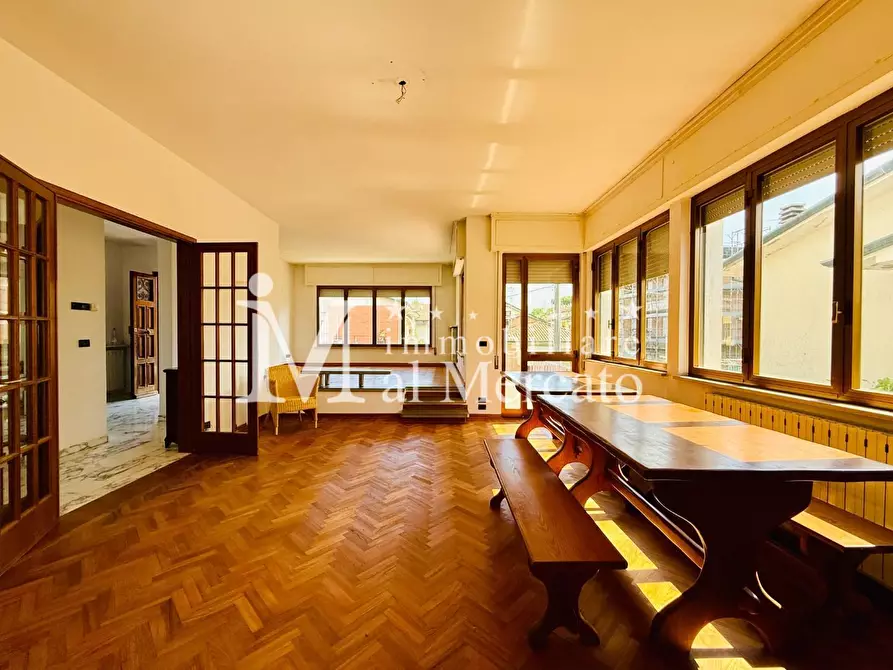 Immagine 14 di Porzione di casa in vendita  a Viareggio