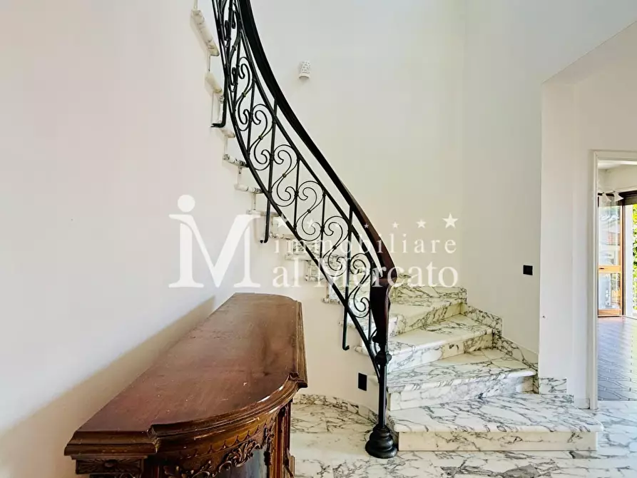 Immagine 7 di Porzione di casa in vendita  a Viareggio