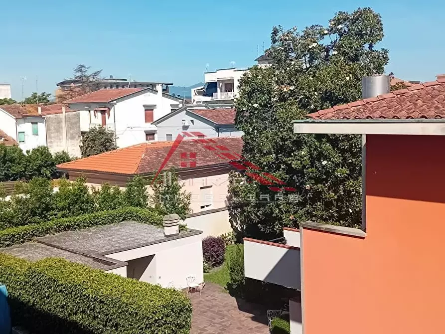 Immagine 12 di Appartamento in vendita  a Santa Croce Sull'arno