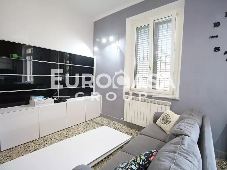 Immagine 8 di Appartamento in vendita  a Lucca