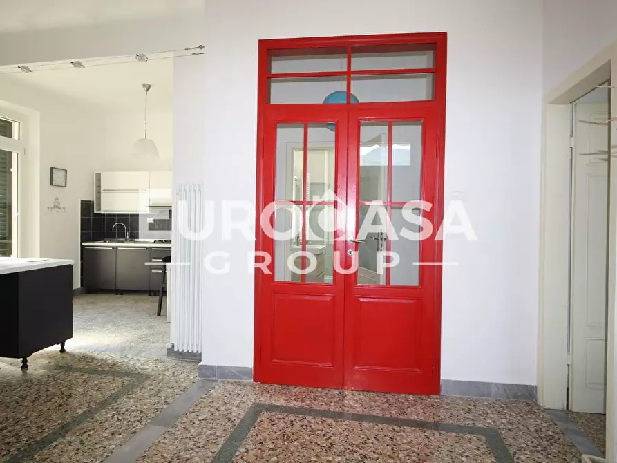 Immagine 6 di Appartamento in vendita  a Lucca