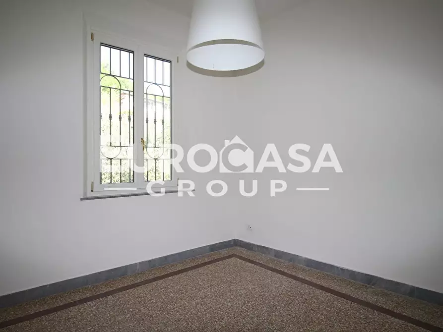 Immagine 21 di Appartamento in vendita  a Lucca