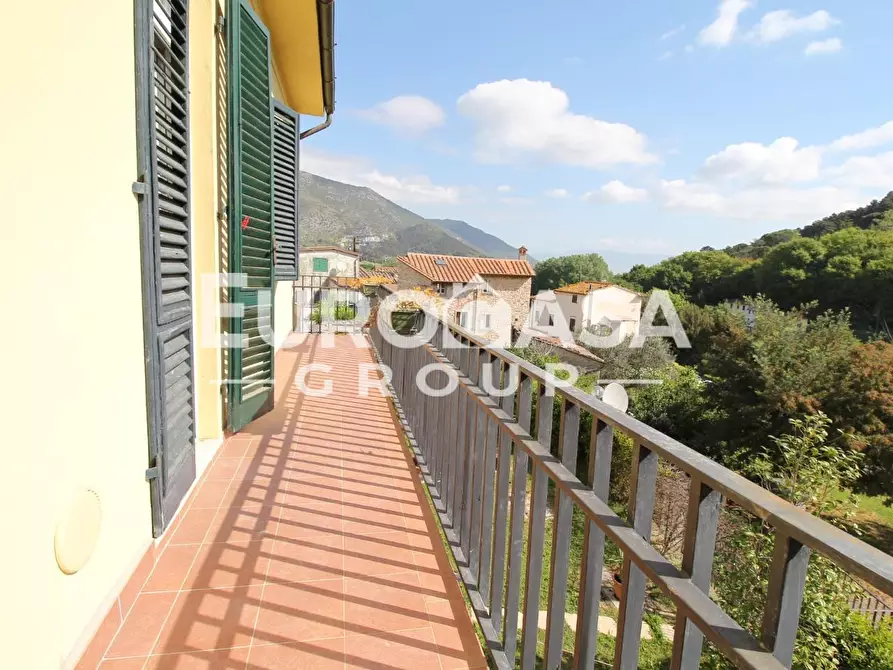 Immagine 1 di Appartamento in vendita  a Lucca