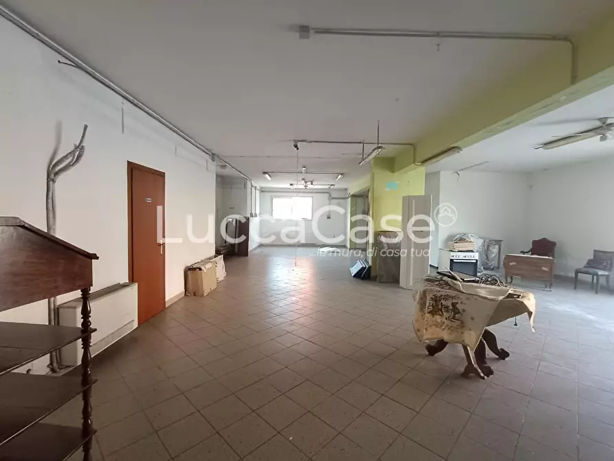 Immagine 1 di Locale commerciale in affitto  a Altopascio