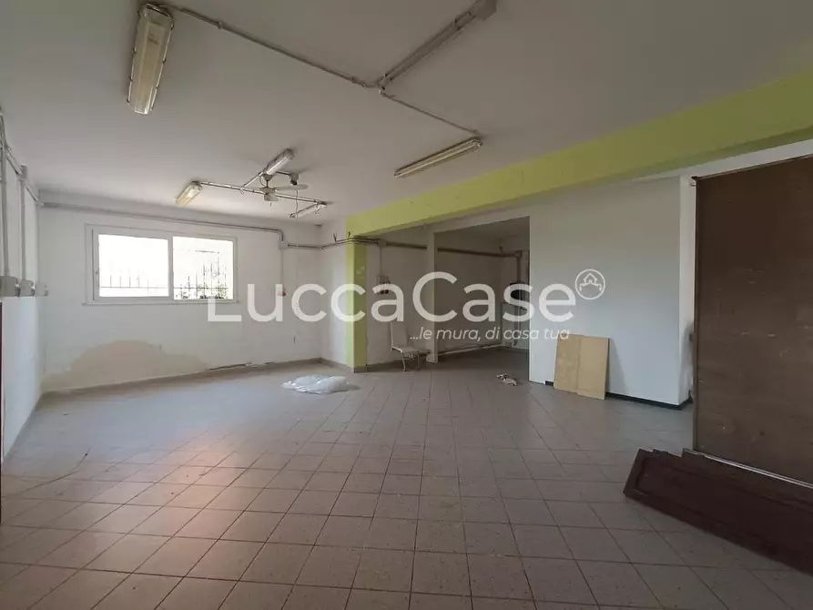 Immagine 2 di Locale commerciale in affitto  a Altopascio