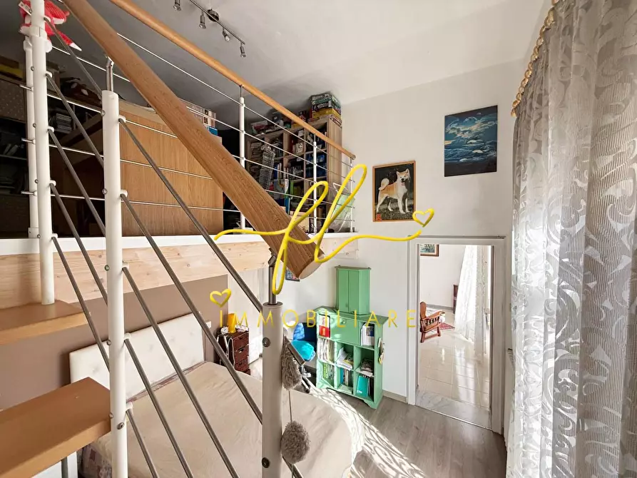 Immagine 12 di Appartamento in vendita  a Cecina