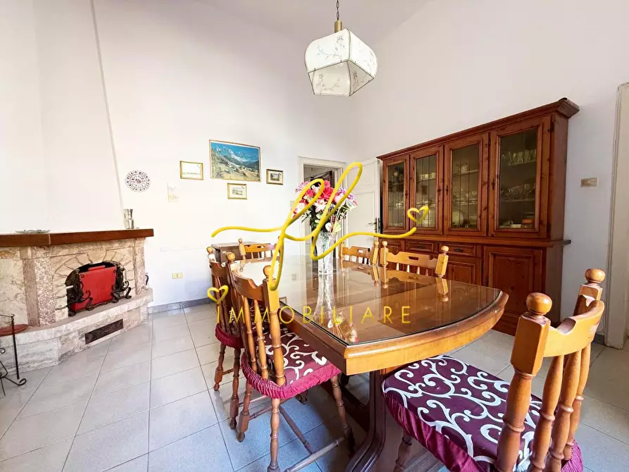 Immagine 1 di Appartamento in vendita  a Cecina