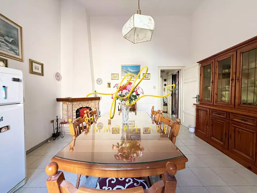 Immagine 2 di Appartamento in vendita  a Cecina