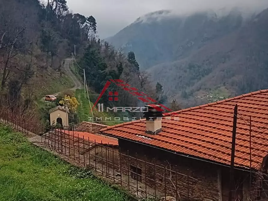 Immagine 15 di Porzione di casa in vendita  a Seravezza