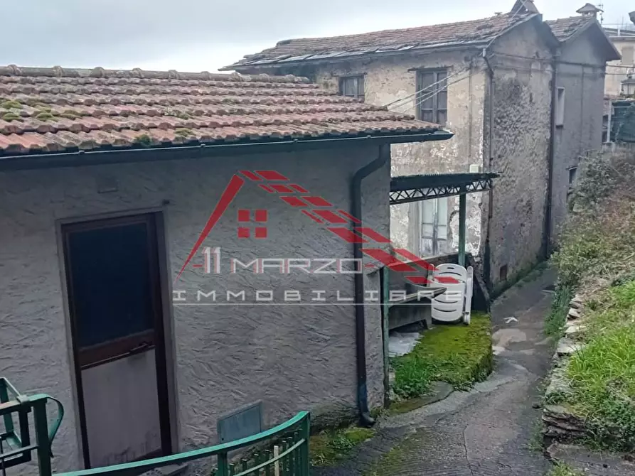 Immagine 10 di Porzione di casa in vendita  a Seravezza