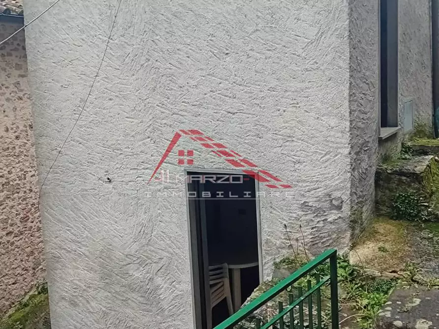 Immagine 3 di Porzione di casa in vendita  a Seravezza