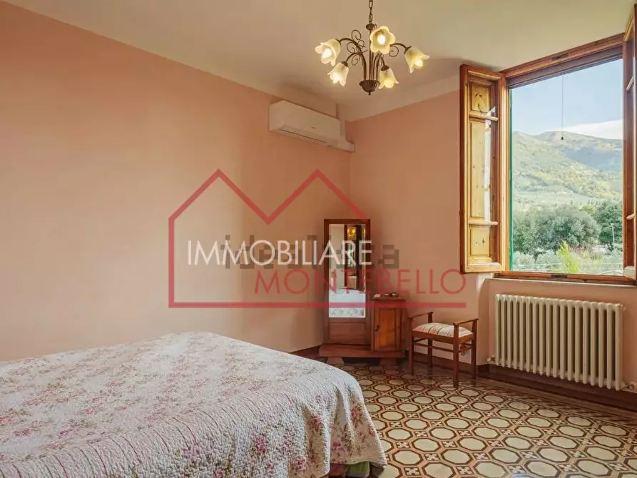 Immagine 30 di Villa in vendita  a Camaiore