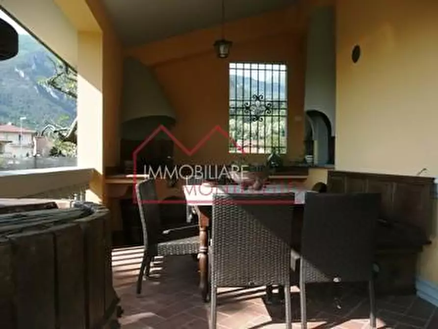 Immagine 22 di Villa in vendita  a Camaiore