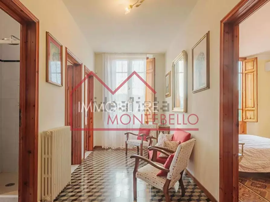 Immagine 29 di Villa in vendita  a Camaiore