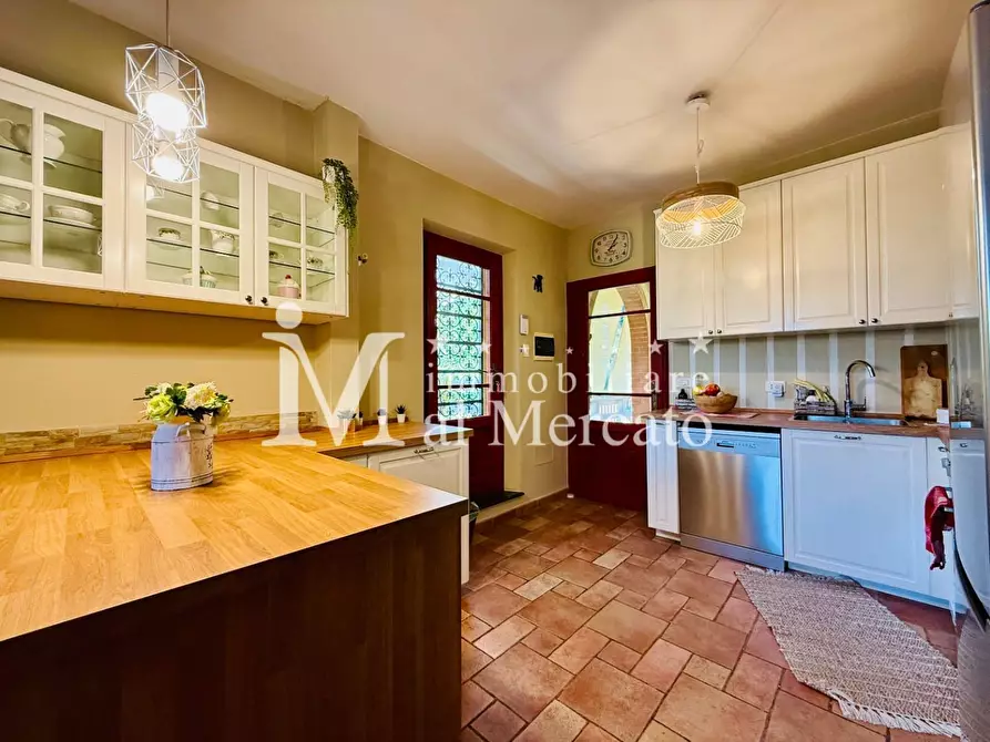 Immagine 22 di Rustico / casale in vendita  a Camaiore