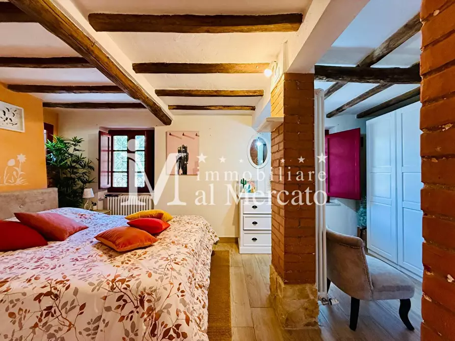 Immagine 59 di Rustico / casale in vendita  a Camaiore