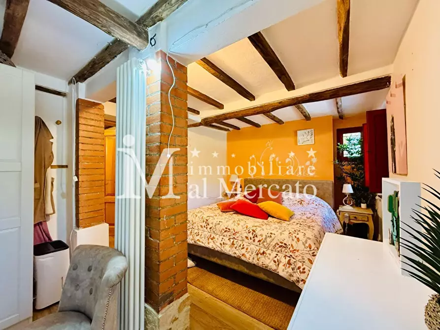 Immagine 54 di Rustico / casale in vendita  a Camaiore