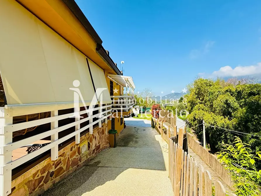 Immagine 9 di Rustico / casale in vendita  a Camaiore