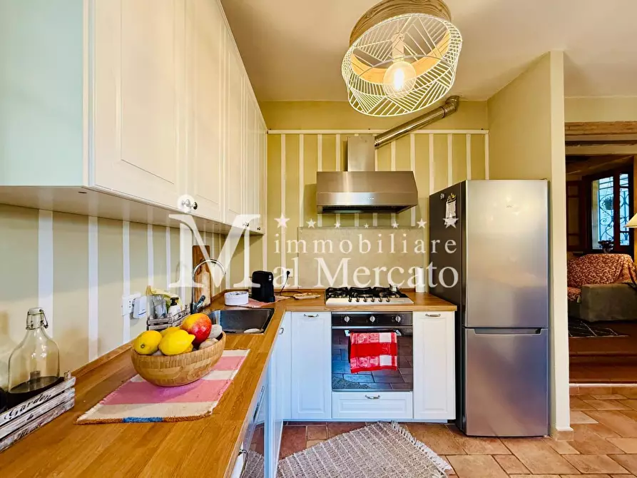 Immagine 19 di Rustico / casale in vendita  a Camaiore