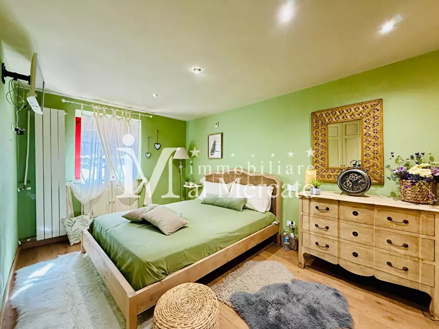 Immagine 43 di Rustico / casale in vendita  a Camaiore