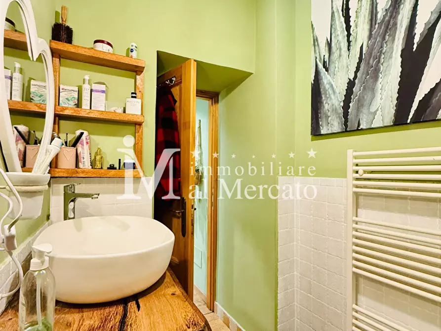 Immagine 46 di Rustico / casale in vendita  a Camaiore