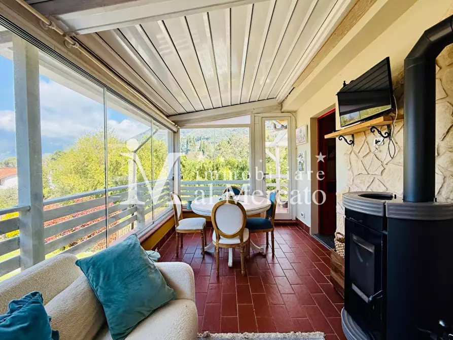 Immagine 2 di Rustico / casale in vendita  a Camaiore