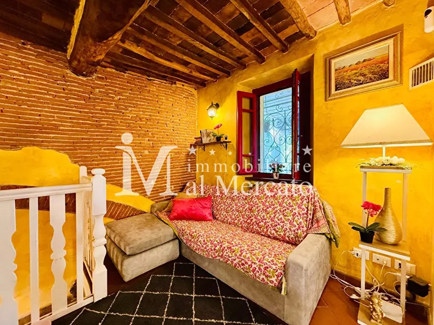 Immagine 36 di Rustico / casale in vendita  a Camaiore