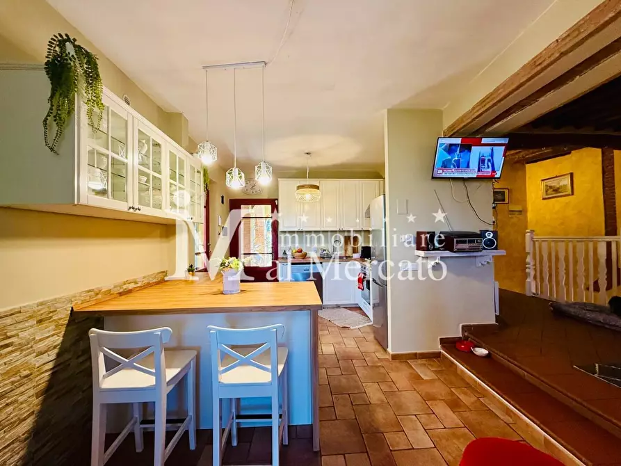 Immagine 21 di Rustico / casale in vendita  a Camaiore