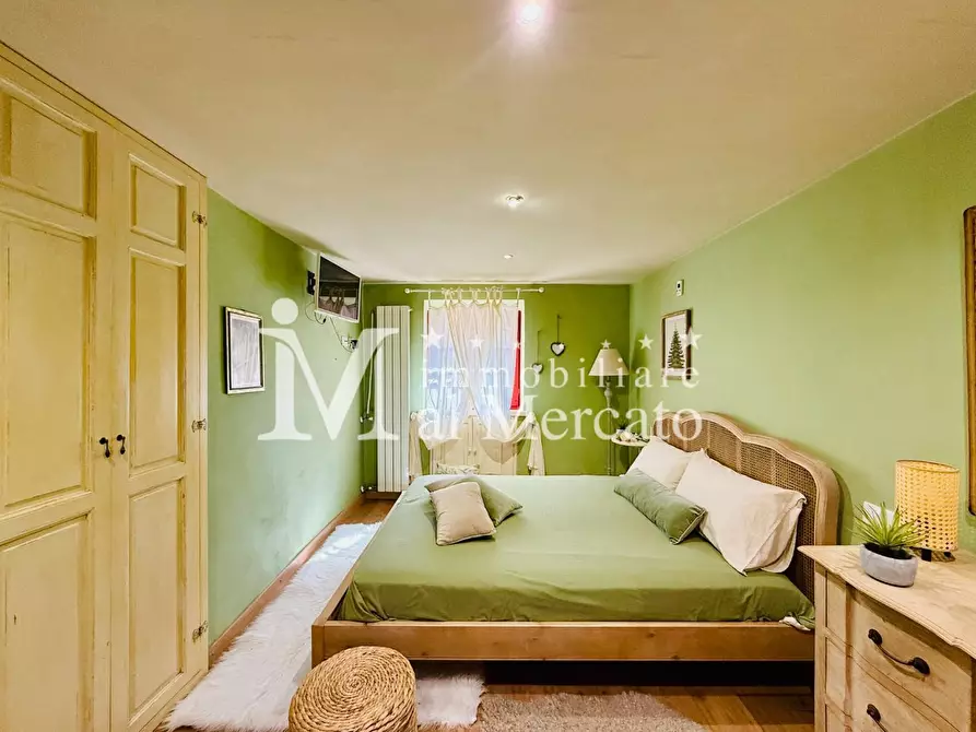 Immagine 40 di Rustico / casale in vendita  a Camaiore