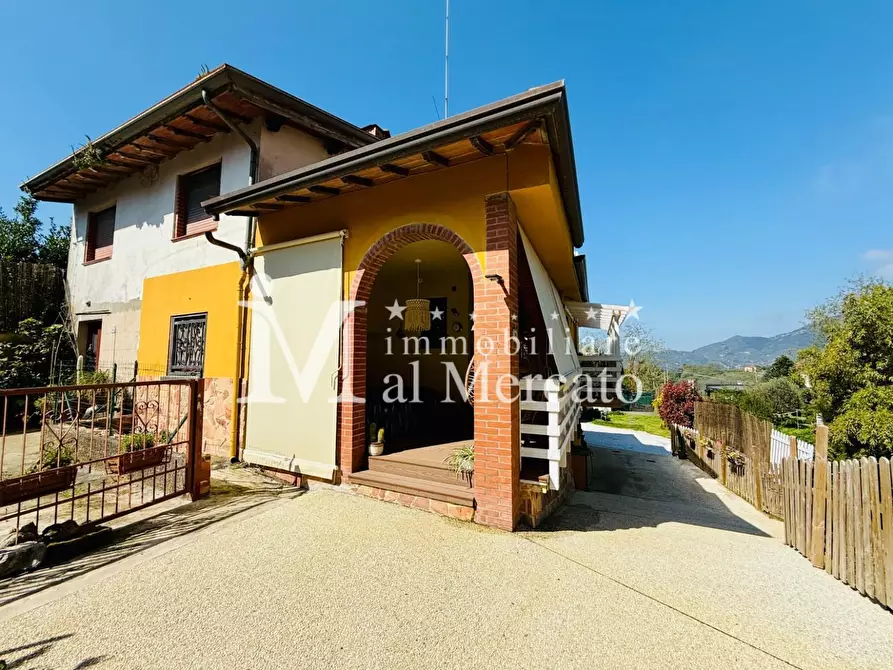 Immagine 11 di Rustico / casale in vendita  a Camaiore