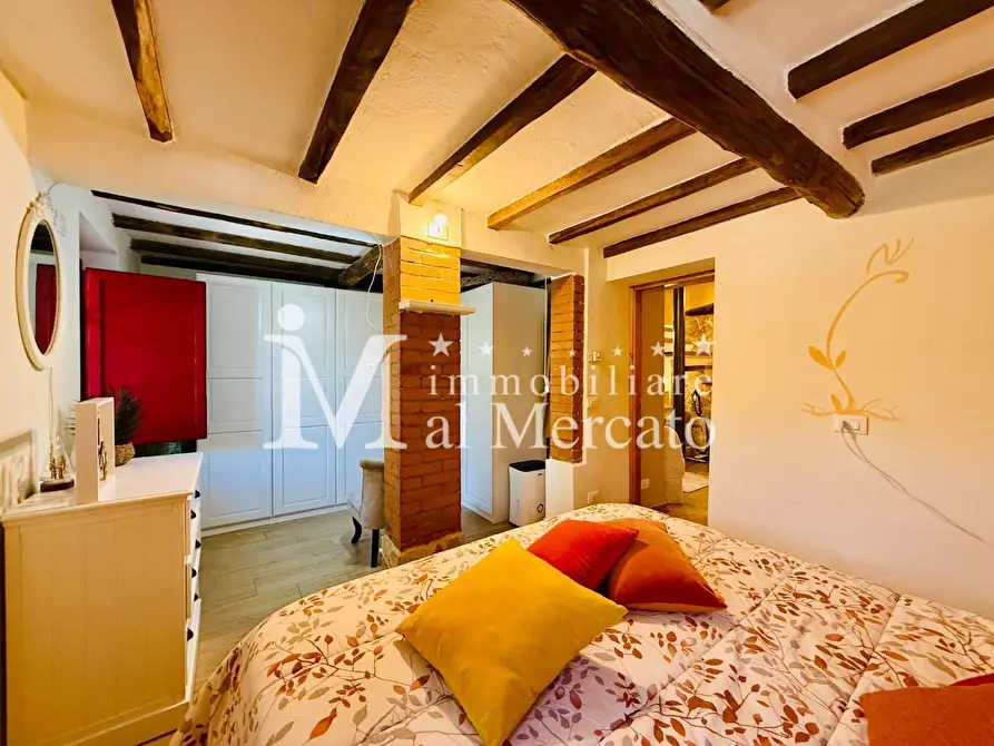 Immagine 55 di Rustico / casale in vendita  a Camaiore