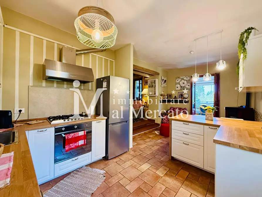 Immagine 18 di Rustico / casale in vendita  a Camaiore